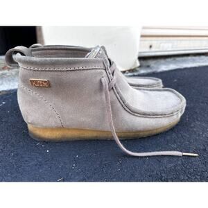 Clarks Wallabees x Ronnie Fieg Kith Beige (Size 10.5)